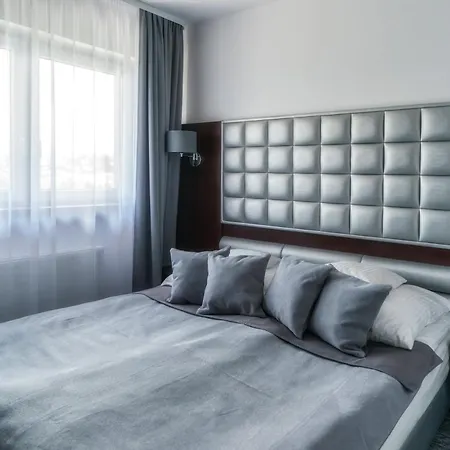 Sadelski Dwor Medical & 4* 무르자시츨