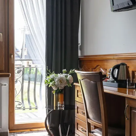 Sadelski Dwor Medical & Apartmanhotel 4*