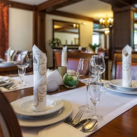 Sadelski Dwor Medical & מלון דירות