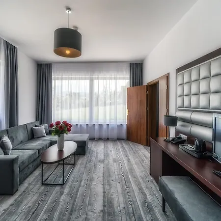 Sadelski Dwor Medical & מלון דירות