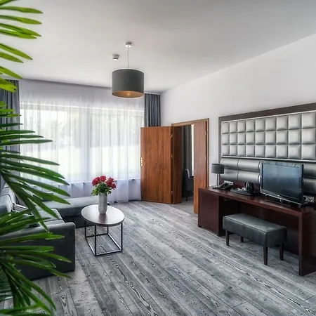Sadelski Dwor Medical & 4* 무르자시츨